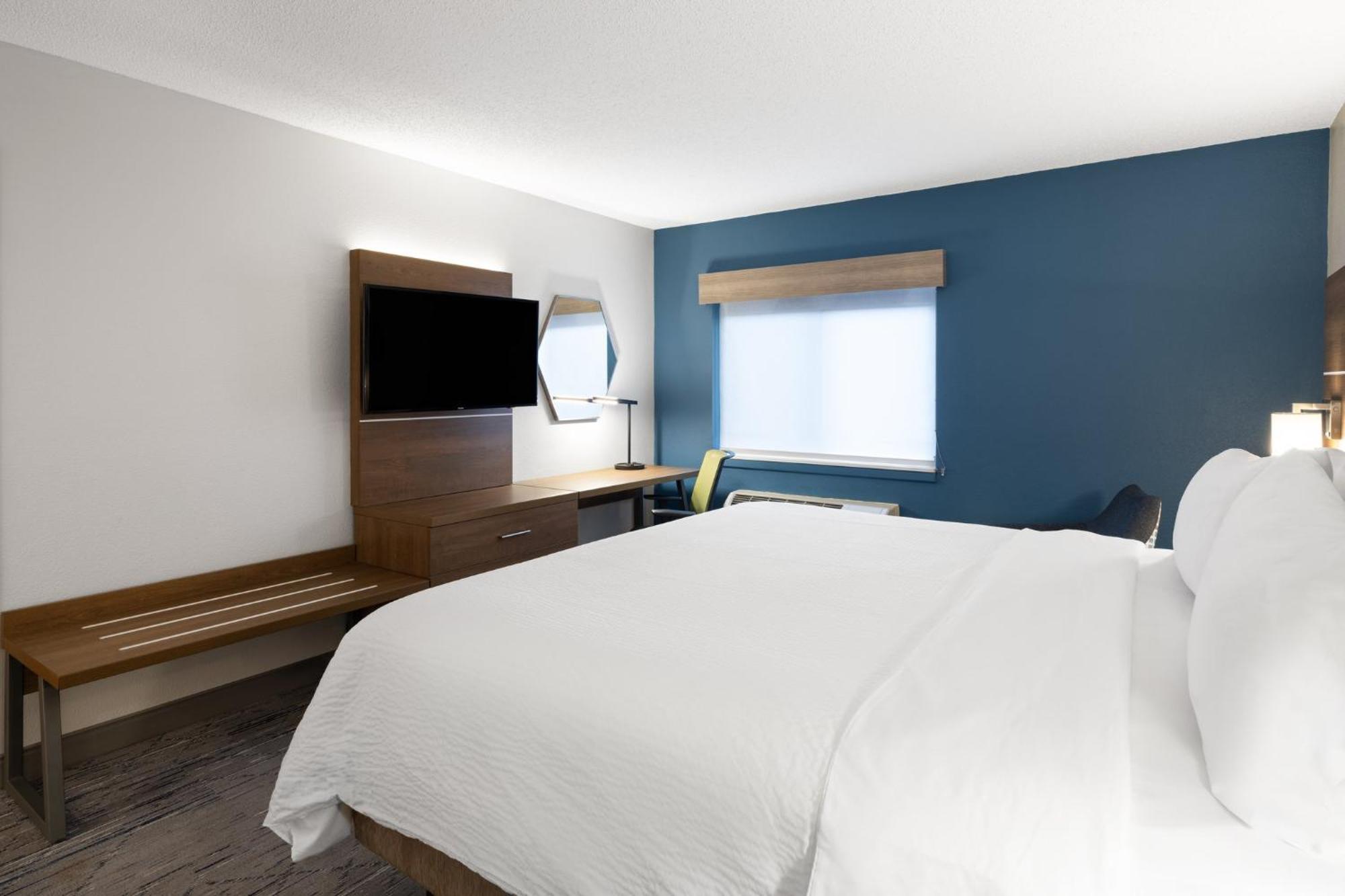 Holiday Express Sheboygan-kohler / I-43 By Ihg