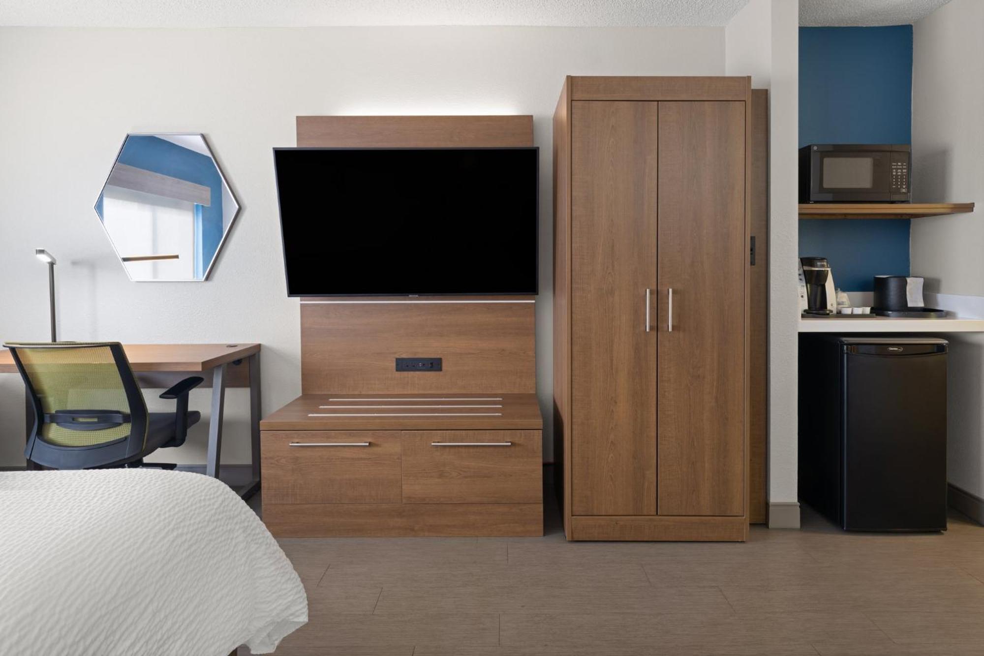 Holiday Express Sheboygan-kohler / I-43 By Ihg Hotel 3*
