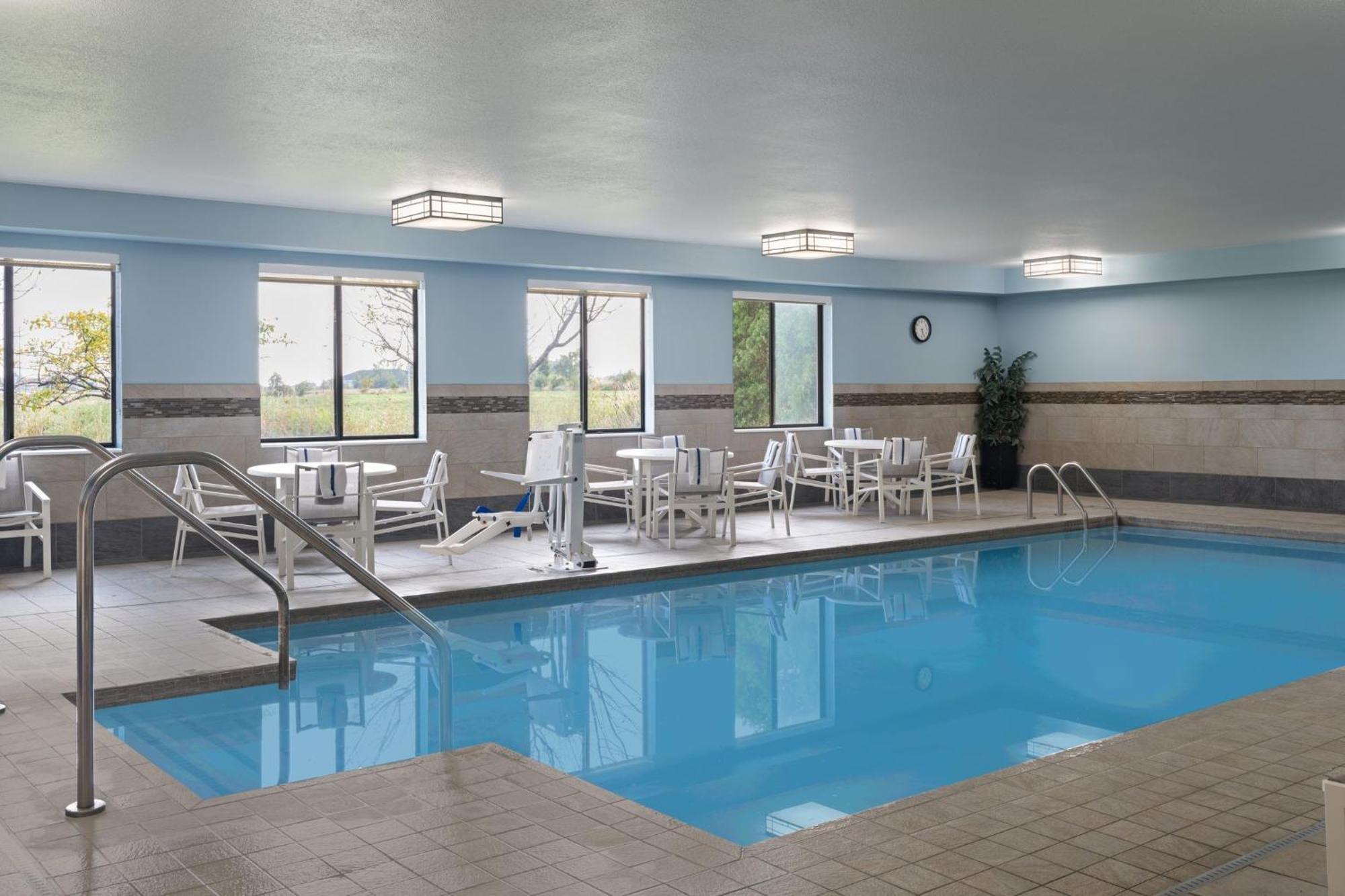 Hotel Holiday Express Sheboygan-kohler / I-43 By Ihg