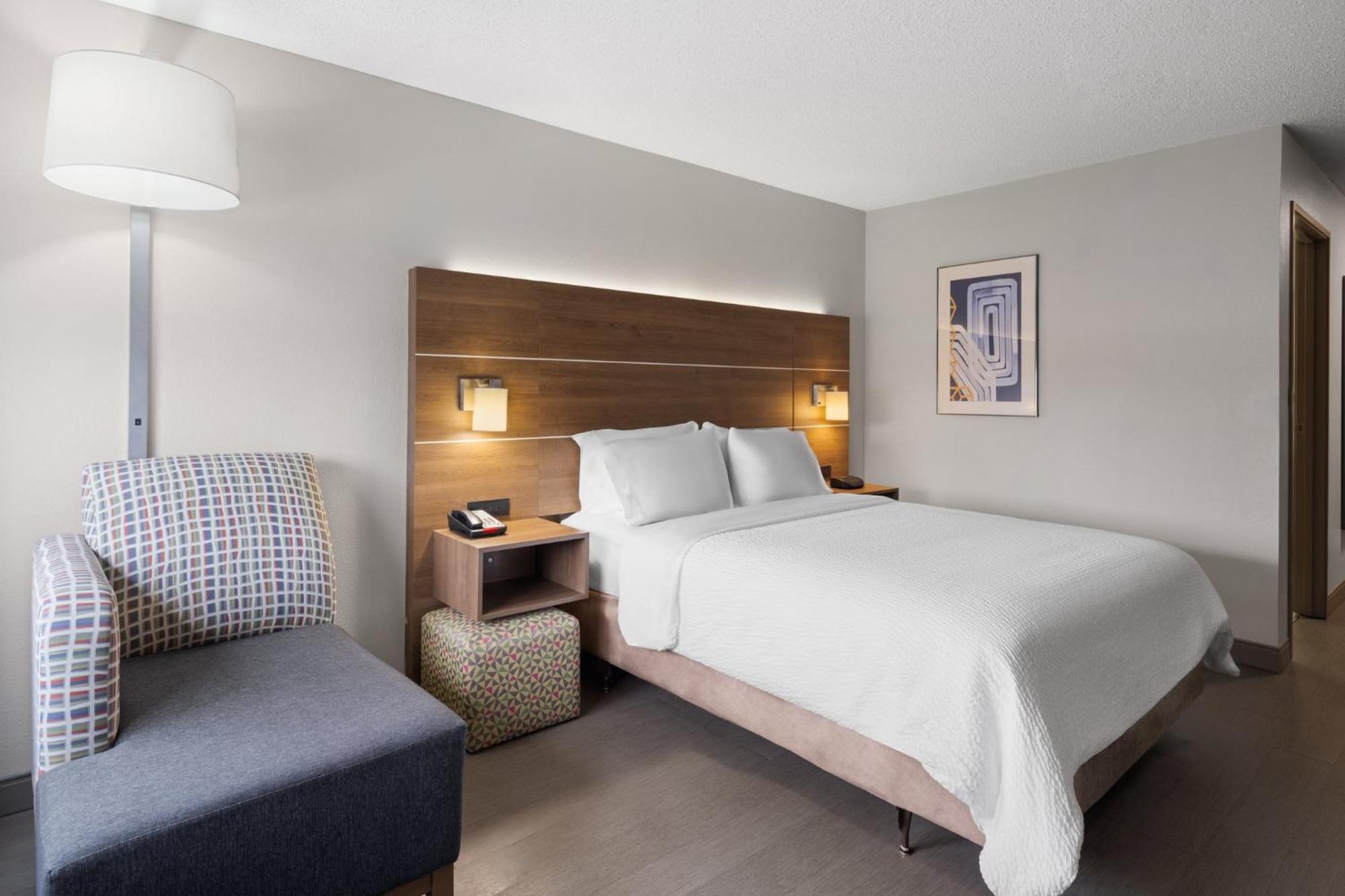 Holiday Express Sheboygan-kohler / I-43 By Ihg Hotel